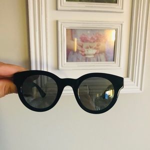 Mirror Gucci Sun glasses .. As new